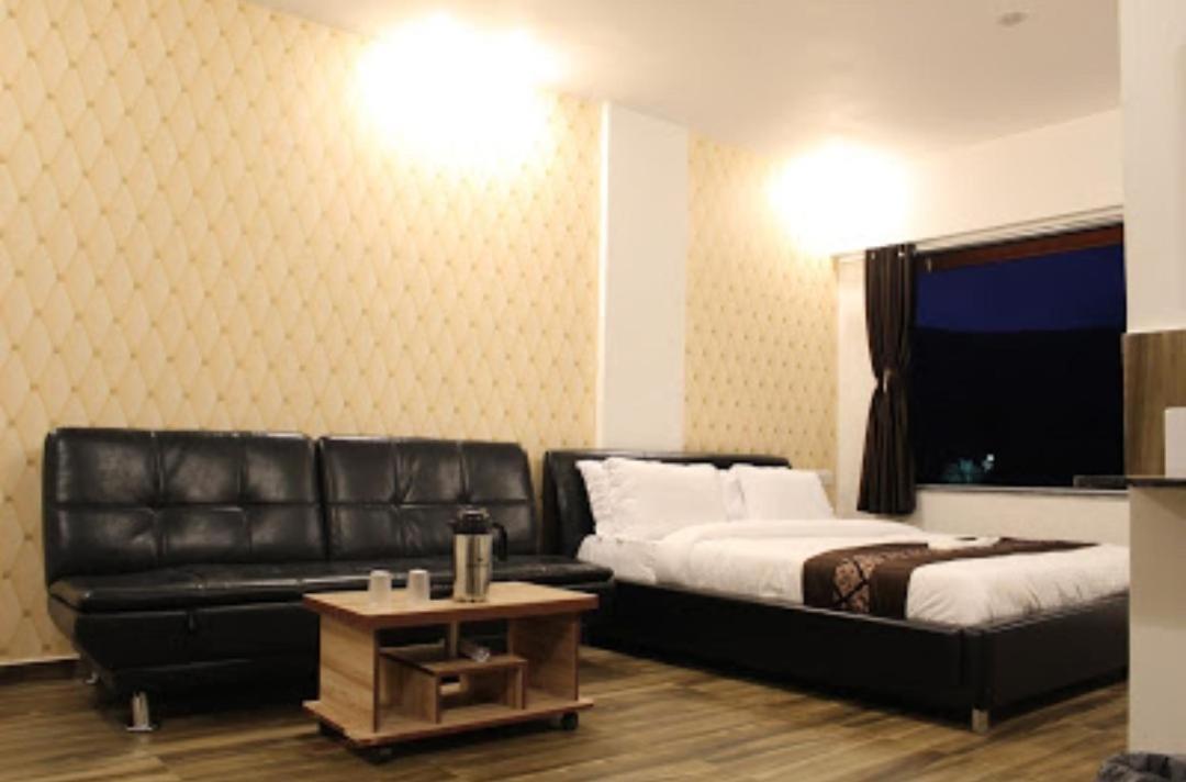 Hotel Strawberry Hills Saputara Exterior foto