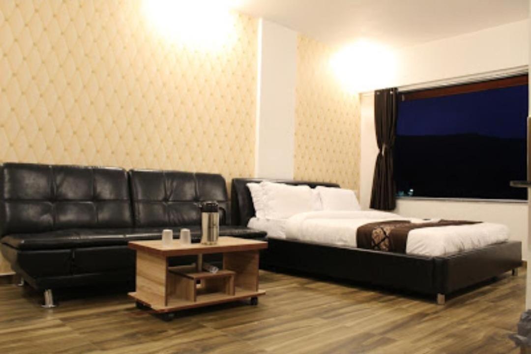 Hotel Strawberry Hills Saputara Exterior foto
